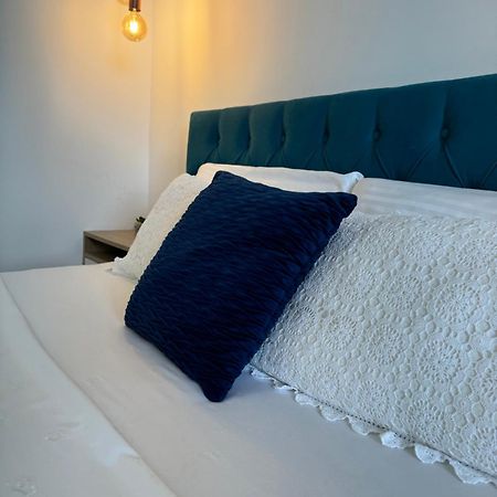 Tirana Elegant Apartment Bagian luar foto