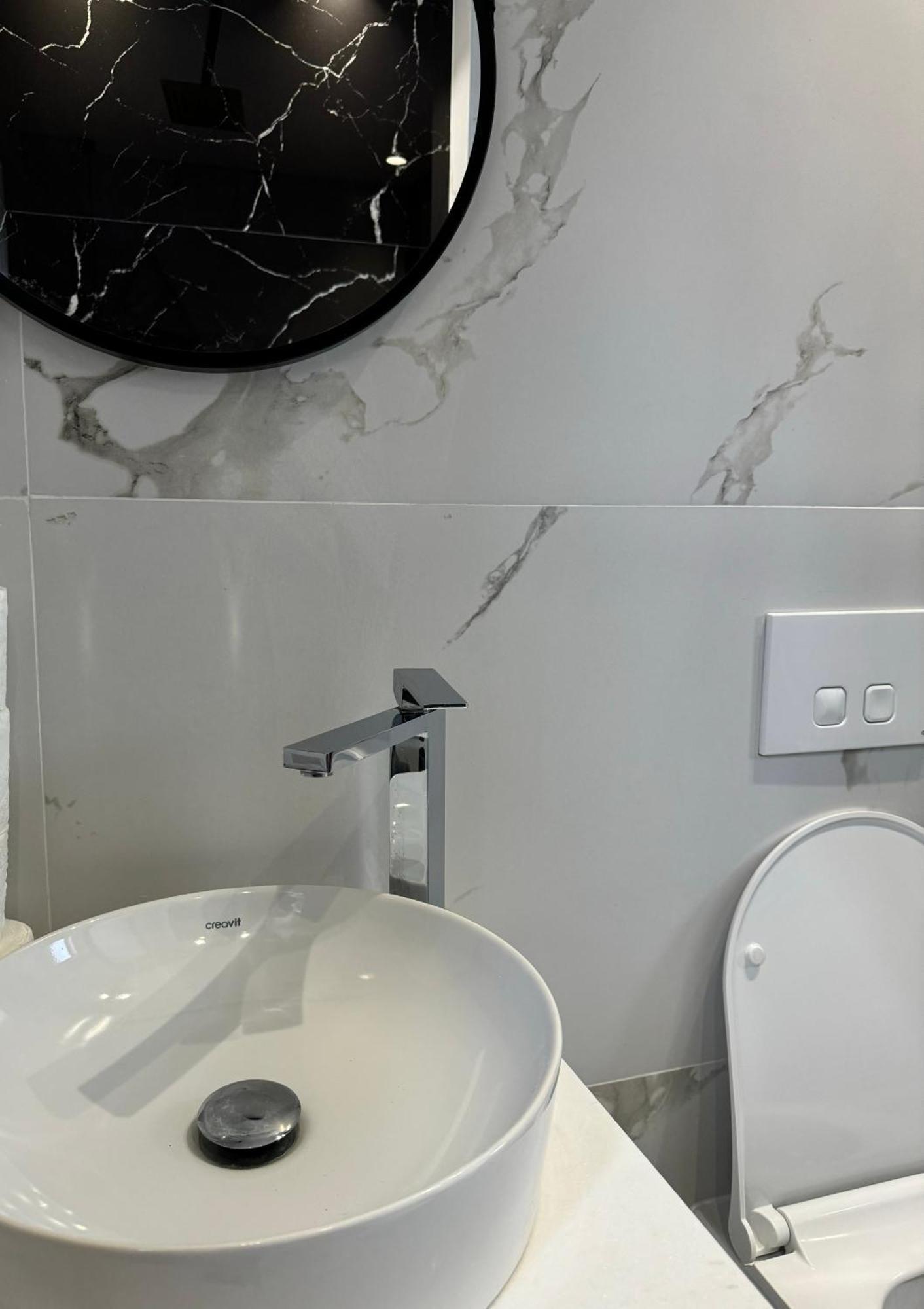 Tirana Elegant Apartment Bagian luar foto